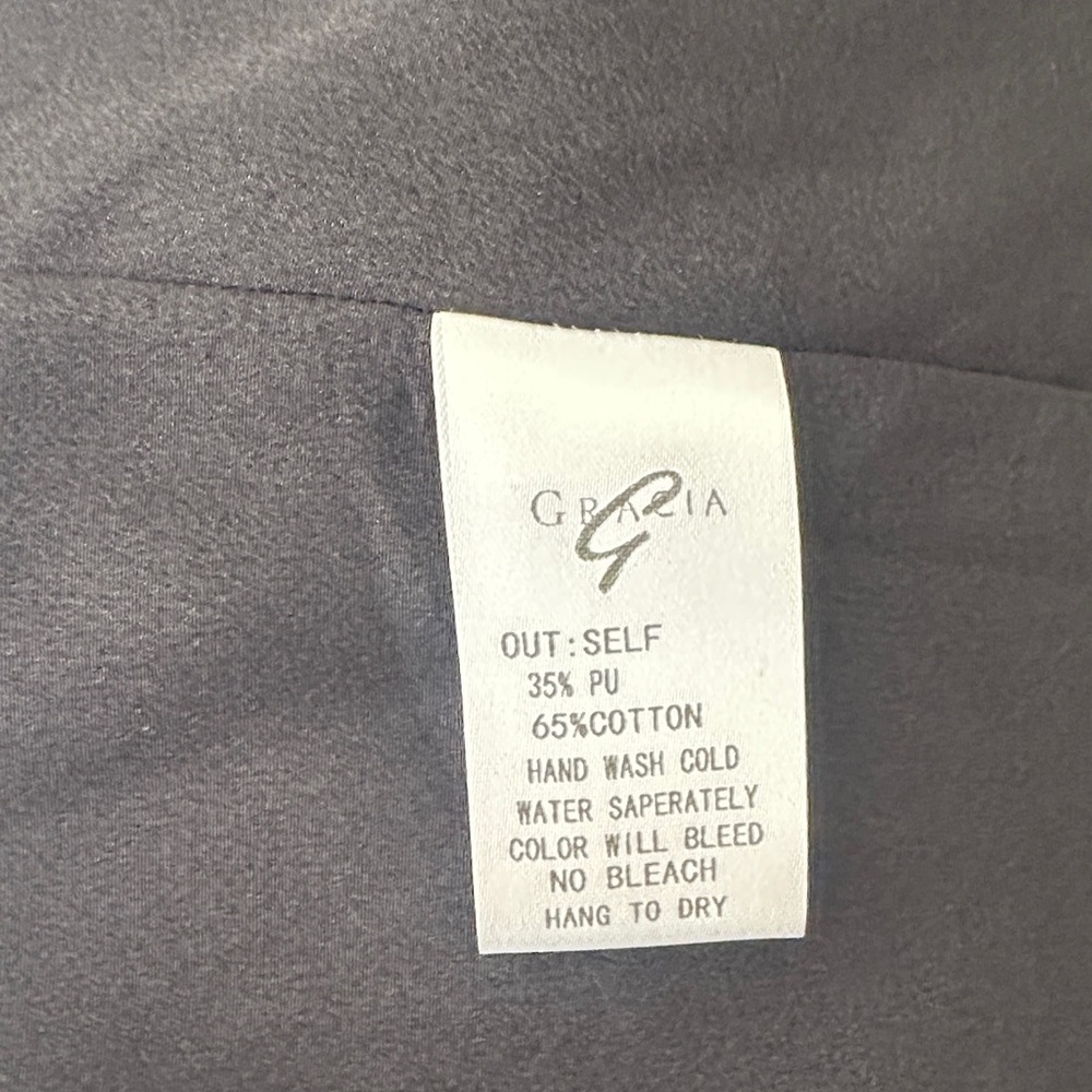 Gracia Black Pencil Skirt - Picture 6 of 6